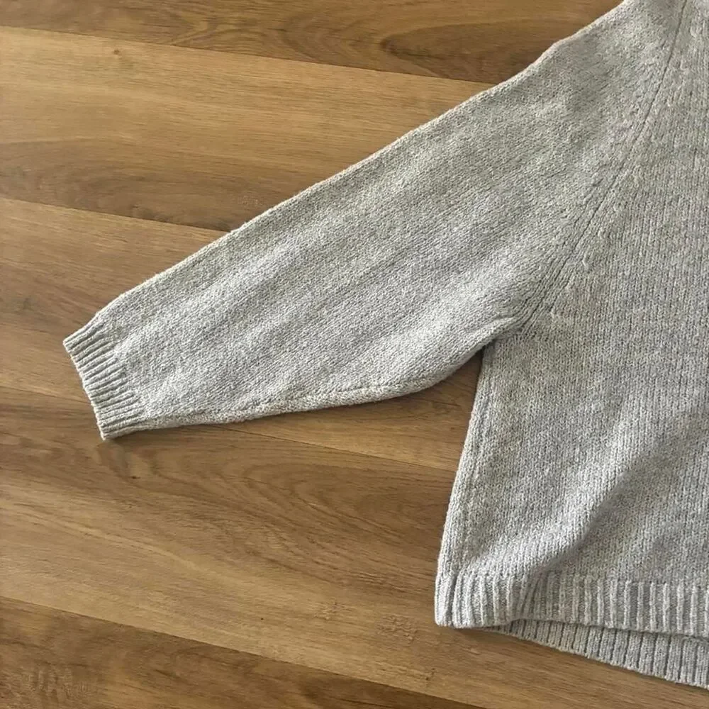 Old-navy Women's Grey and Silver Jumper